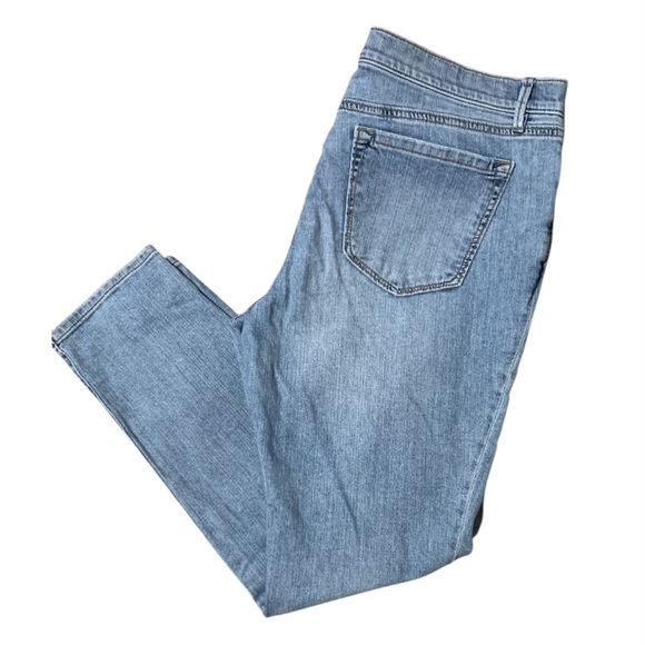 Ann Taylor Loft relaxed skinny petite jeans - Picture 2 of 5